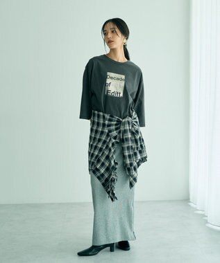 YECCA VECCA ヴィンテージ風箔プリントロゴTee Gray