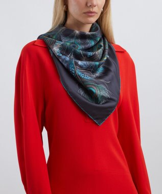 LIBERTY. ピーコック マナー プリューム シルクスカーフ 90 ネイビー