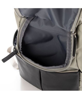 Y'SACCS NEWナイロン×レザーコンビシリーズ　前ポケットミニリュックサック グレー