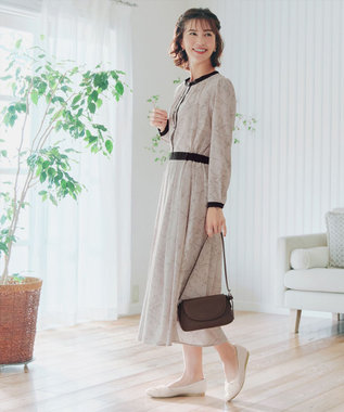 Tiaclasse L 【安田美沙子さん着用・新色/XSサイズ追加・洗える】フラワープリント配色ワンピース ベージュ