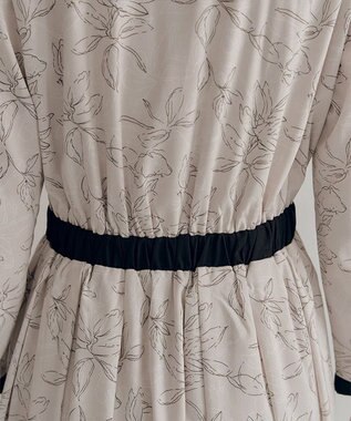 Tiaclasse L 【安田美沙子さん着用・新色/XSサイズ追加・洗える】フラワープリント配色ワンピース ベージュ