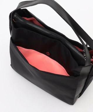 Y'SACCS 【大人のおしゃれ手帖10月号掲載】市川実和子×Y'SACCS　ナイロンすっきりトート ブラック