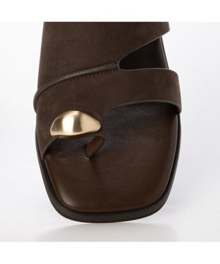 ing <ing>スクエアトングサンダル ダークブラウン