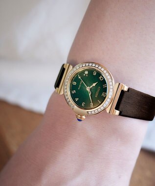 CITIZEN 【替えバンド付きウオッチ】スズランの葉の重なりを深みのあるグラデーションで表現した２way Model　CITIZEN L ウォームゴールド