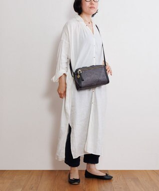 ACE BAGS & LUGGAGE HAyU × ace.  ユッカ ショルダーバッグ 17832 チャコール（ネコヘッド柄）