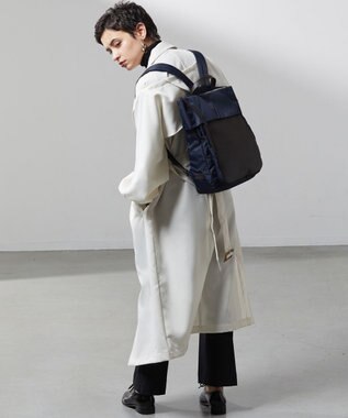 Y'SACCS リサイクルナイロン×カウレザー ラップリュック ネイビー