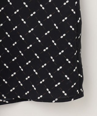 自由区 S 【セットアップ対応・洗える】ライトサテン8分袖 ブラウス ブラック系1