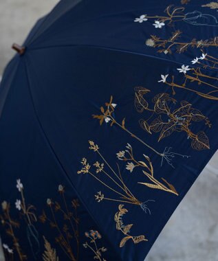 AND WOOL 〈一級遮光生地・晴雨兼用〉ボタニカル刺繍の日傘 （長傘タイプ） ネイビー