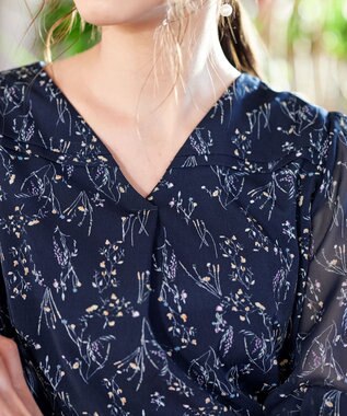 Tiaclasse L 【洗える】花柄Vネックブラウス ネイビー