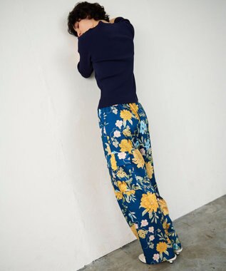 GRACE CONTINENTAL フラワープリントワークパンツ ネイビー