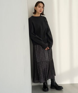 UNFILO L シャイニースカート ブラックドット