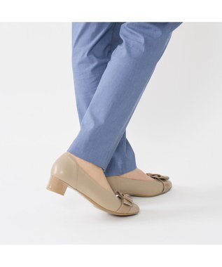 Riz raffinee <Riz raffinee>【3E】バックルモチーフパンプス ベージュ