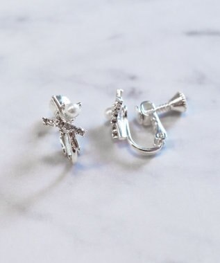 Tiaclasse 【安田美沙子さん着用・金属アレルギー対応】パール付きクロスピアス／イヤリング イヤリング：ピンクゴールド