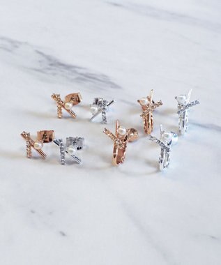 Tiaclasse 【安田美沙子さん着用・金属アレルギー対応】パール付きクロスピアス／イヤリング ピアス：シルバー