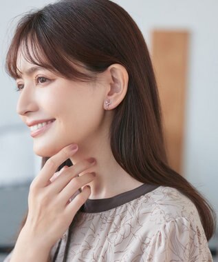 Tiaclasse 【安田美沙子さん着用・金属アレルギー対応】パール付きクロスピアス／イヤリング イヤリング：ピンクゴールド