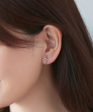 Tiaclasse 【安田美沙子さん着用・金属アレルギー対応】パール付きクロスピアス／イヤリング イヤリング：ピンクゴールド