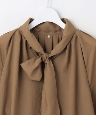 自由区 【カタログ掲載】ソフトスパンビエラボウタイ ブラウス ブラウン