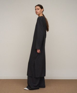 ATON MERINO COLLEGE JERSEY | Vネックドレス CHARCOAL GRAY