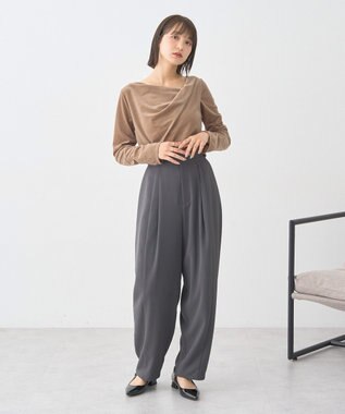 earth music&ecology シアーベロアドレープネックプルオーバー Beige