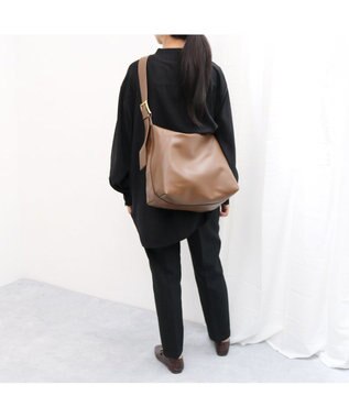 UNBILLION カシュカシュ cachecache / バックル付きビッグショルダー チョコ