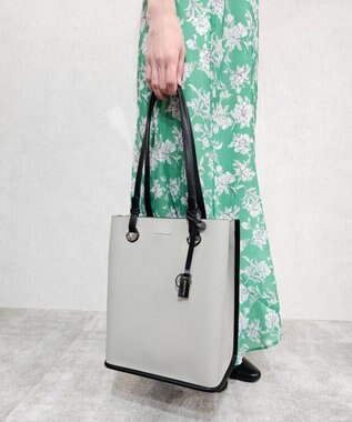 style code 【MERCURYDUO/マーキュリーデュオ】メタルアイレット　縦長トートバッグ 推し活ラージバッグ 縦長ショルダーバッグ オリーブ