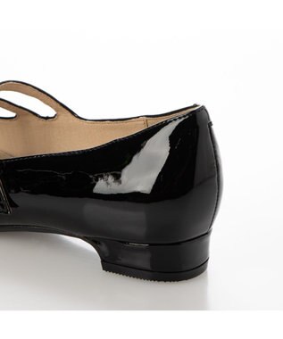 ing <ing>ダブルストラップフラットシューズ ブラックエナメル