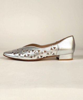 Dominic3 レーザーカット Vカットパンプス ブラック