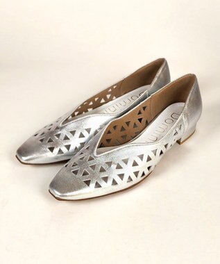 Dominic3 レーザーカット Vカットパンプス ブラック