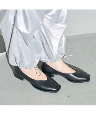 MODE ET JACOMO <D'ICI>Vカットフラットシューズ ブラック