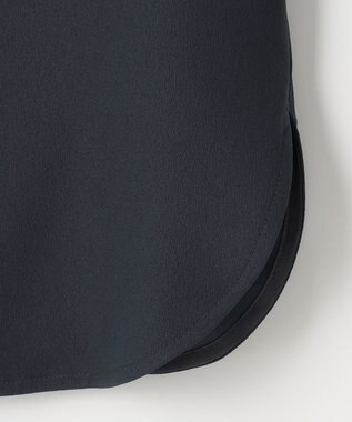 J.PRESS LADIES 【洗える】ヌーディスバックサテン バンドカラー ブラウス ネイビー系