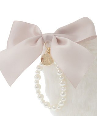 Maison de FLEUR パールリボンファーポーチ Off White