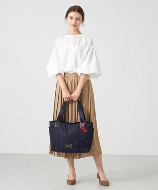 LA BAGAGERIE 【LA BAGAGERIE×HELLO KITTY】リボンチャーム付き　デイリートート　Mサイズ ネイビー