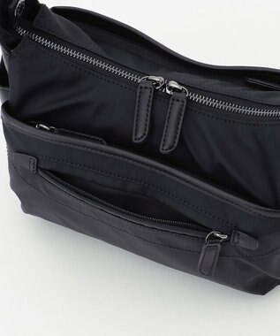 Y'SACCS 【ナイロンタフタ×リサイクルレザー】デイリーポシェット ブラック