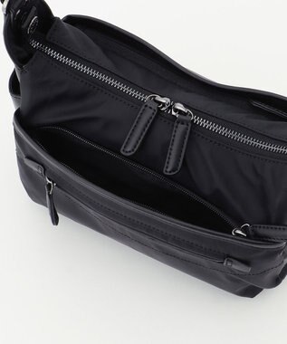 Y'SACCS 【ナイロンタフタ×リサイクルレザー】デイリーポシェット ブラック