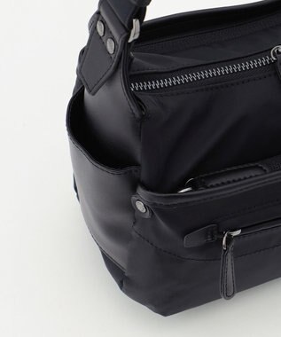 Y'SACCS 【ナイロンタフタ×リサイクルレザー】デイリーポシェット ブラック