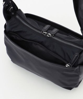 Y'SACCS 【ナイロンタフタ×リサイクルレザー】デイリーポシェット ブラック