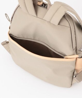 Y'SACCS 【ナイロンタフタ×リサイクルレザー】デイリーミニリュック ライトグレー