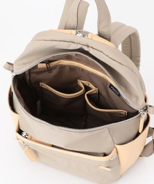 Y'SACCS 【ナイロンタフタ×リサイクルレザー】デイリーミニリュック ライトグレー