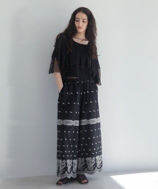 Green Parks ■ＥＳＣＡＲ　チュール刺繍ハンカチーフブラウス Black