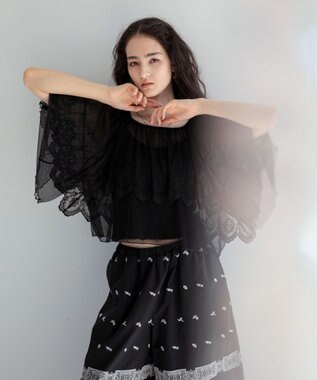 Green Parks ■ＥＳＣＡＲ　チュール刺繍ハンカチーフブラウス Black