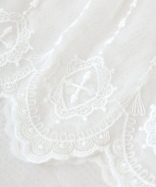 Green Parks ■ＥＳＣＡＲ　チュール刺繍ハンカチーフブラウス Off White