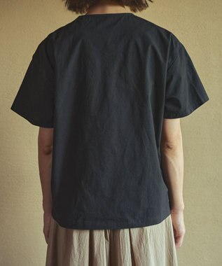 muuc つゆ草刺繍半袖プルオーバー〈日本製・上質な天然素材・遠州織物〉〈繊細なオリジナル花刺繍〉〈ゆったりフリーサイズ〉〈上品な大人の布帛Tシャツ〉 ブラック