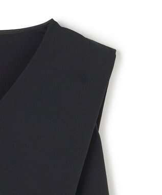 BEIGE， YANN / Vネックタックブラウス Black