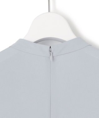 ICB L 【接触冷感・UVケア・速乾・洗える】BackSatinAmunzen ハイネックブラウス サックスグレー系