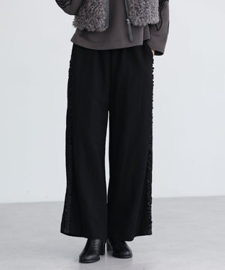 Green Parks ■ESCAR サイドミニフリルワイドパンツ Black