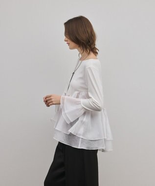 GRACE CONTINENTAL フレアカットトップ ホワイト