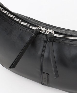 Y'SACCS イタリアンシープ　マルチポーチ付き　ホーボーバッグ ブラック