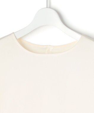 23区 カフスボタン サテンTEEブラウス アイボリー系