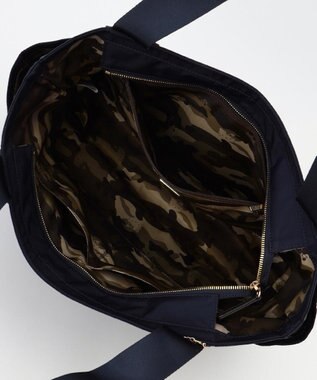 LA BAGAGERIE 【LA BAGAGERIE×HELLO KITTY】リボンチャーム付き　デイリートート　Mサイズ ネイビー