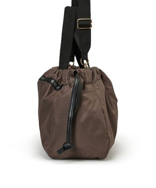LeSportsac E/W CITY DRAWSTRING BAG /アップタウンダークチョコ/ブラック アップタウンダークチョコ/ブラック